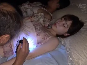 Cô nàng nhút nhát ngực bự của tôi