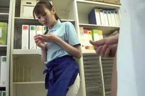 Nữ thần săn bắn ngoại trú "Tiểu Bảo Tông Tanhua" đã hẹn gặp một mỹ nhân ngoại trú xinh đẹp có thân hình hoàn hảo ~ cô sắp bị địt bay mất, háo hức được anh trai bắn vào bên trong...