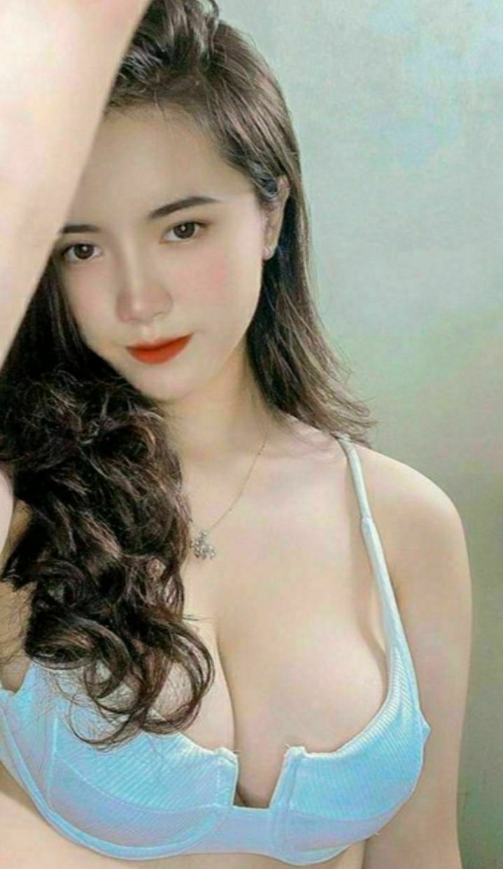 "Cô này tên Đỗ Bích Ngọc sn1990 quê Hạ Long Quảng Ninh hiện tại đang sinh sống và làm việc ở Hà Nội hiện đang nợ tôi một khoản tiền và Giờ cô ấy đã chặn hết mọi liên lạc với tôi và bùng tiền tôi, số tiền tuy không nhiều nhưng đó là những gì mà tôi đã cố gắng bao năm nay mà giờ cô ta lại đối xử với tôi nv, giờ tôi sẽ cho mọi thứ ra cho mọi người thấy bộ mặt của cô ta là Thạc Sĩ tâm lý học"
